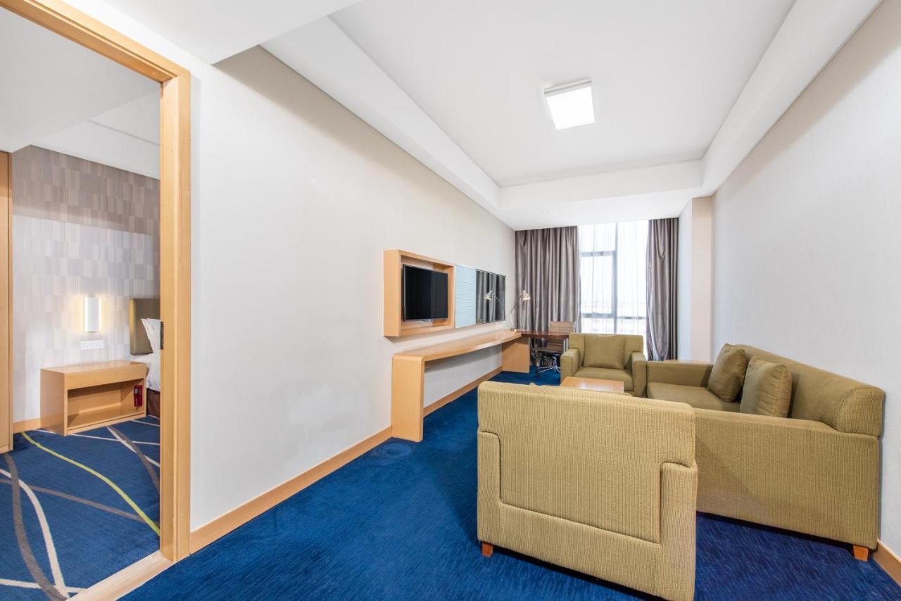 Holiday Inn Express Zhengzhou Airport By Ihg Xinzheng  Eksteriør billede