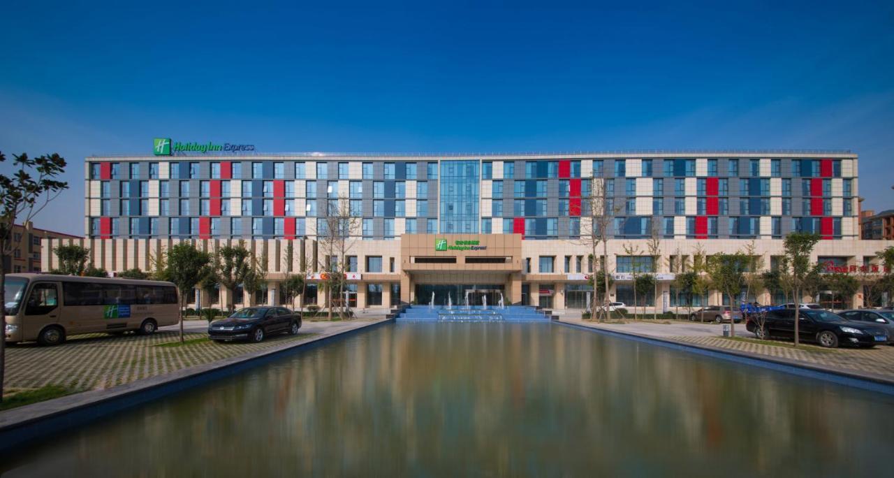 Holiday Inn Express Zhengzhou Airport By Ihg Xinzheng  Eksteriør billede