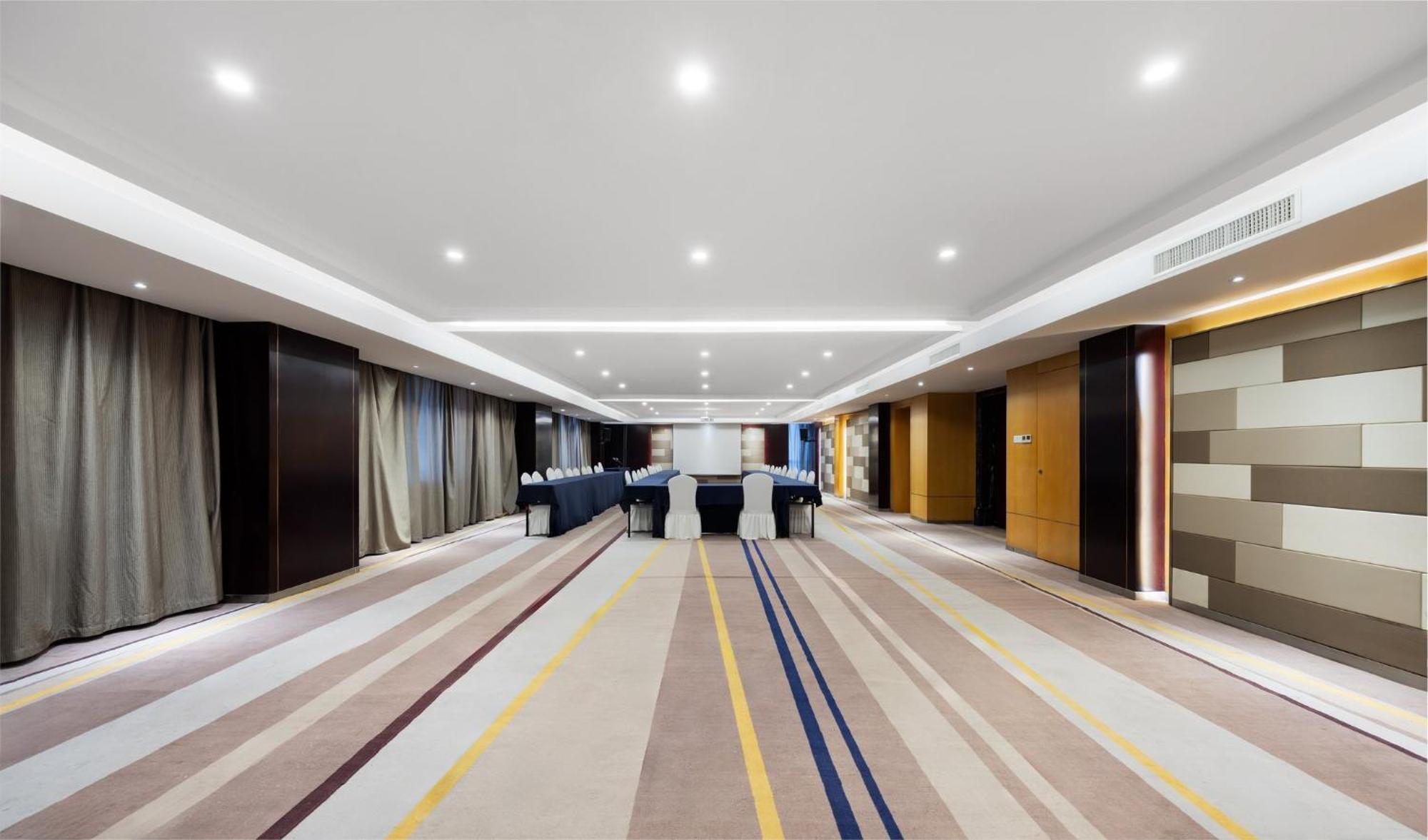 Holiday Inn Express Zhengzhou Airport By Ihg Xinzheng  Eksteriør billede